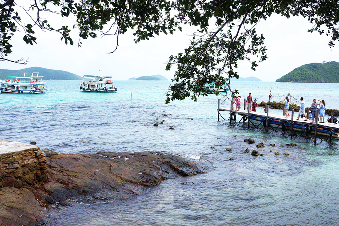 Nam Du là hòn đảo lớn nhất trong quần đảo với nhiều điểm lưu trú có không gian nghỉ dưỡng thoáng đãng, lồng lộng gió biển. Nhiều bạn trẻ và các đoàn khách du lịch ở các tỉnh, thành trong cả nước, nhất là TP HCM mấy năm gần đây đã chọn Nam Du là điểm đến cho kỳ nghỉ của mình.