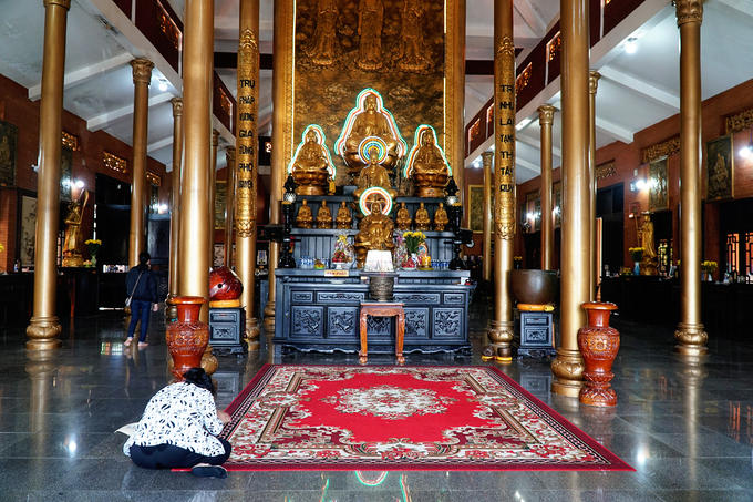 Trước đây, chùa phục vụ bánh xèo chủ yếu cho Phật tử, người nghèo, người lao động trong vùng. Hiện nay, rất đông du khách biết tiếng của chùa đã đến tham quan và lưu lại thưởng thức đồ ăn.