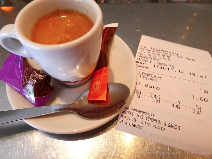 Có khoảng 180 điểm bán cà phê espresso với giá một euro (26.000 đồng). Thậm chí, người Pháp còn có cả bản đồ đánh dấu địa điểm bán, giúp du khách dễ dàng tìm kiếm. Ảnh: Local.