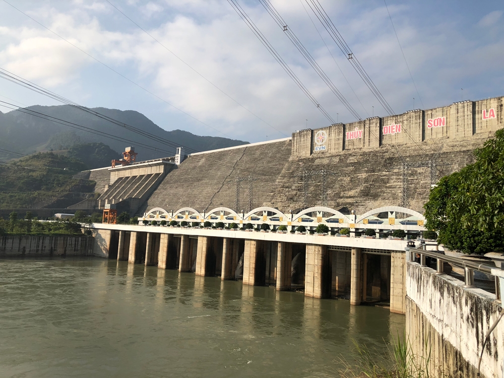  Hiện nay, trên dòng sông Đà có ba thủy điện lớn là Lai Châu, Sơn La và Hòa Bình.