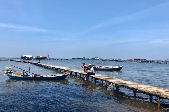 Những cây cầu gỗ này cũng là địa điểm chụp ảnh check-in hấp dẫn với các du khách. Những cây cầu gỗ này cũng là địa điểm chụp ảnh check-in hấp dẫn với các du khách.