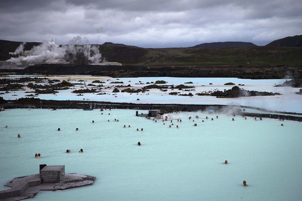 Suối địa nhiệt Blue Lagoon tại Iceland - Ảnh: Sputnik/Joel Saget