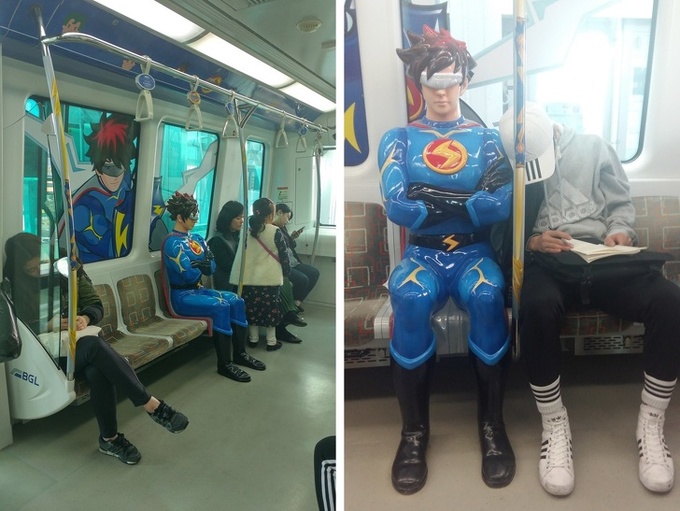 Du khách có thể thấy những toa tàu điện ngầm được trang trí theo chủ đề hoạt hình tại Hàn Quốc. Người ta sử dụng giọng nói của các nhân vật này để thông báo các trạm dừng hay cho mô hình siêu nhân ngồi ghế. Ảnh: AdaKwon.
