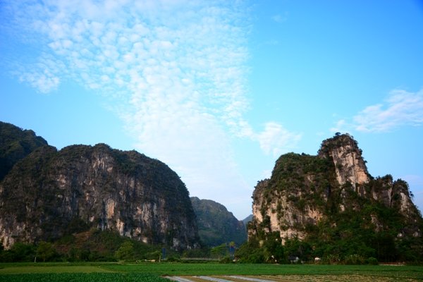Núi non hùng vĩ ở Lạng Sơn.