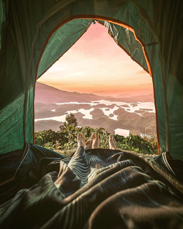 Camping at the top, watching the full "Ha Long Bay" of the Central Highlands.  (Photo: Swallow)