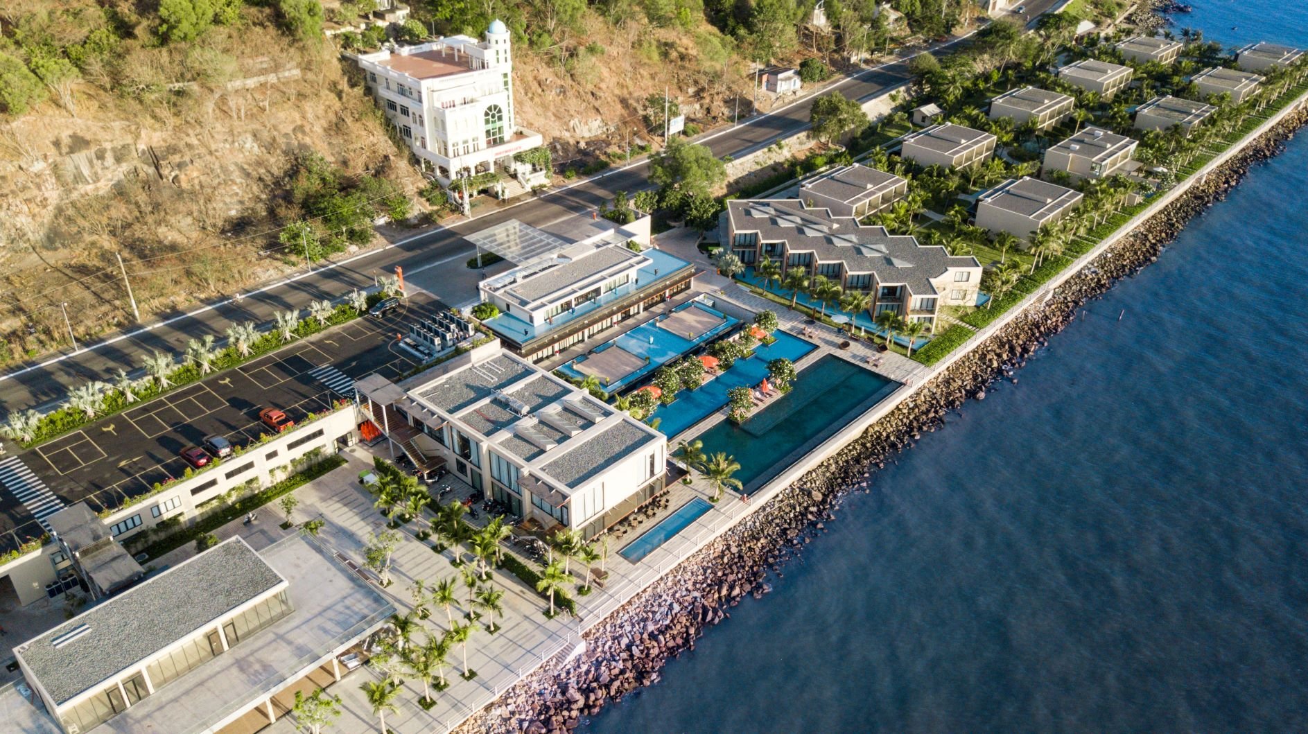 Marina Bay Resort & Spa Vũng Tàu resort có hồ bơi vô cực tràn biển siêu đẹp - iVIVU.com