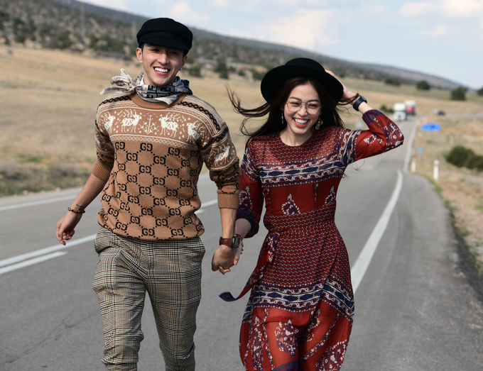 Cặp đôi dừng chân trên một đoạn đường giữa Antalya và Konya.