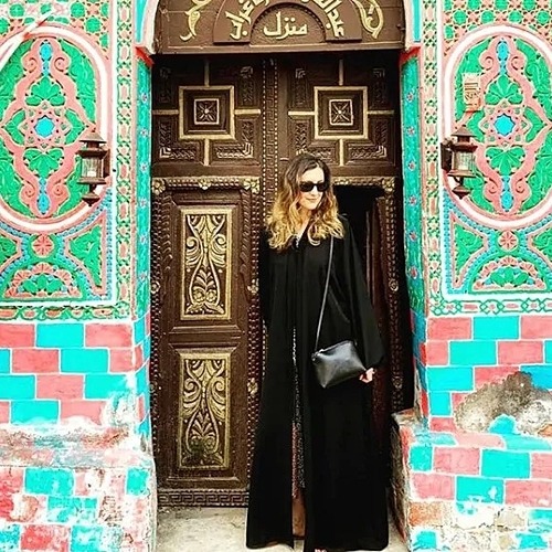 Alexis đã có những thay đổi quan điểm tích cực sau chuyến du lịch tới Arab Saudi. Cô cho biết quốc gia này vẫn còn con đường dài trước mắt để đi, trong đó có cả việc phát triển du lịch. Ảnh: Instagram.