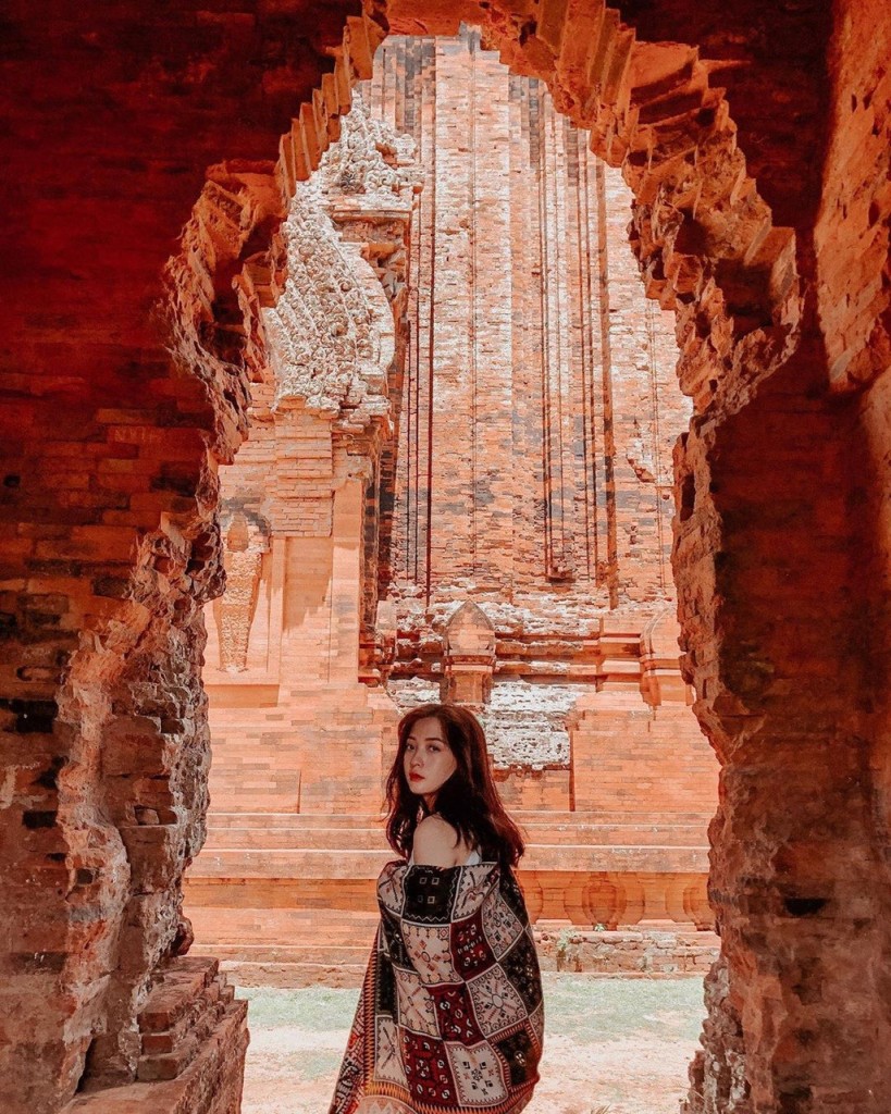 Tu bổ di tích tháp Bánh Ít Cần gìn giữ vẻ đẹp hoang sơ của Tháp Chăm  Văn  hóa  Vietnam VietnamPlus