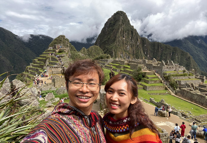 Vợ chồng anh quan niệm du lịch cũng là một cách đầu tư cho tương lai của chính mình. Trên ảnh là Machu Picchu, Peru, nơi cả hai đặt chân đến vào tháng 11/2019.