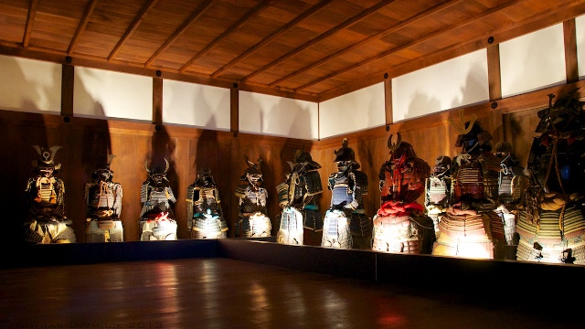 Những chiếc áo giáp của Nhật Bản được trưng bày tại lâu đài Hemeji.