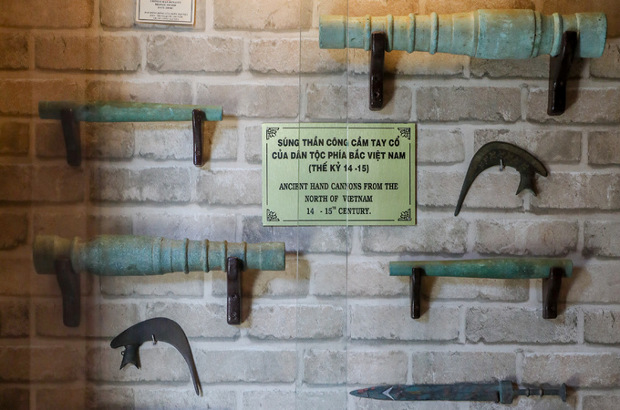 Những loại súng thần công cầm tay trong khoảng thế kỷ 14, 15 của các dân tộc phía Bắc Việt Nam.
