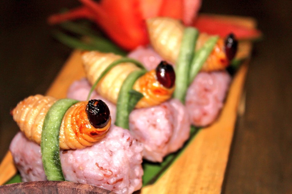 kham-pha-mon-sushi-duong-dua-ky-la-o-malaysia-ivivu-3