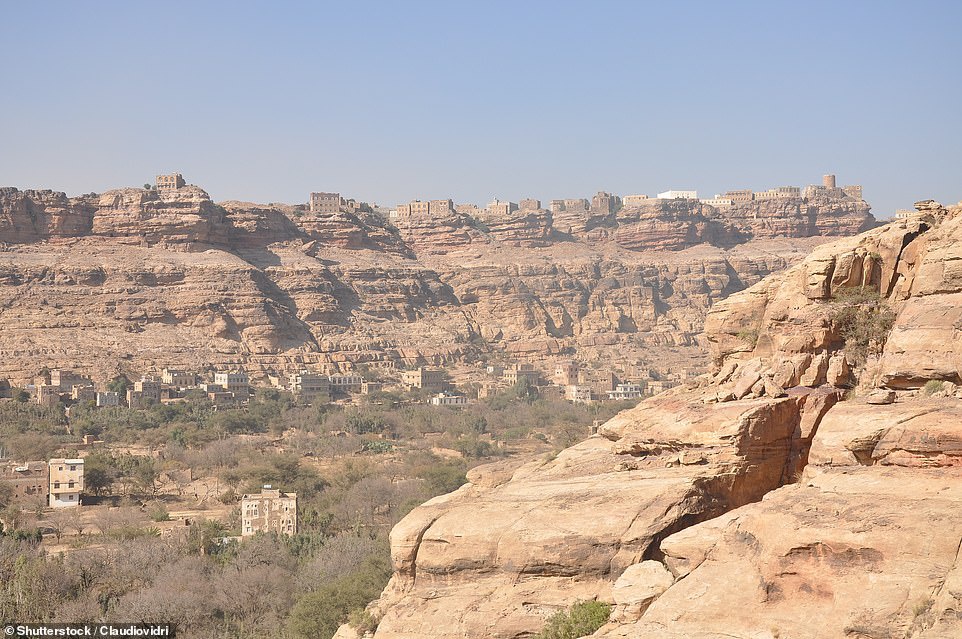 Trải qua thời gian, cung điện đá cổ kính bị phá hủy và được sửa chữa nhiều lần, với đợt trùng tu lớn nhất vào thế kỷ 17. Cùng với các kiến trúc nhà tháp độc đáo và lịch sử lâu đời, công trình này góp phần đưa thủ đô Sana'a của Yemen trở thành di sản văn hoá. Thủ đô đất nước Trung Đông này còn là một trong những thành phố cổ nhất thế giới.