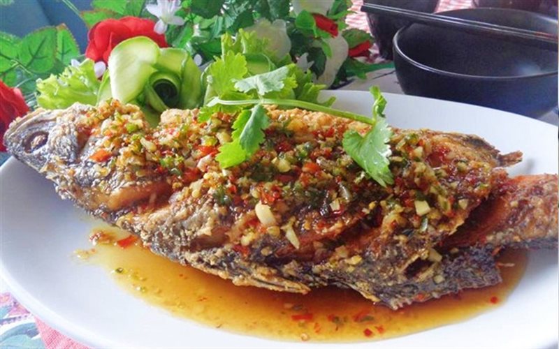 Cá Chẽm Chiên Sả Ớt Thơm Ngon, Dễ Làm Cho Bữa Tối Bận Rộn - Ivivu.Com