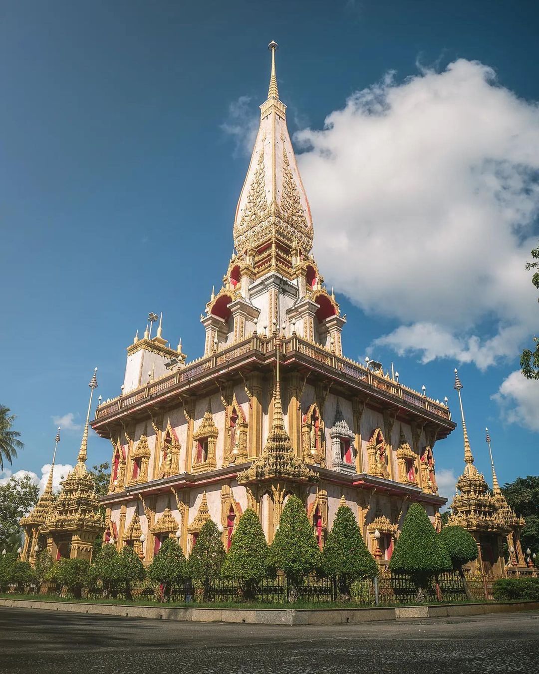 Phuket-ivivu-6-wat.jpg