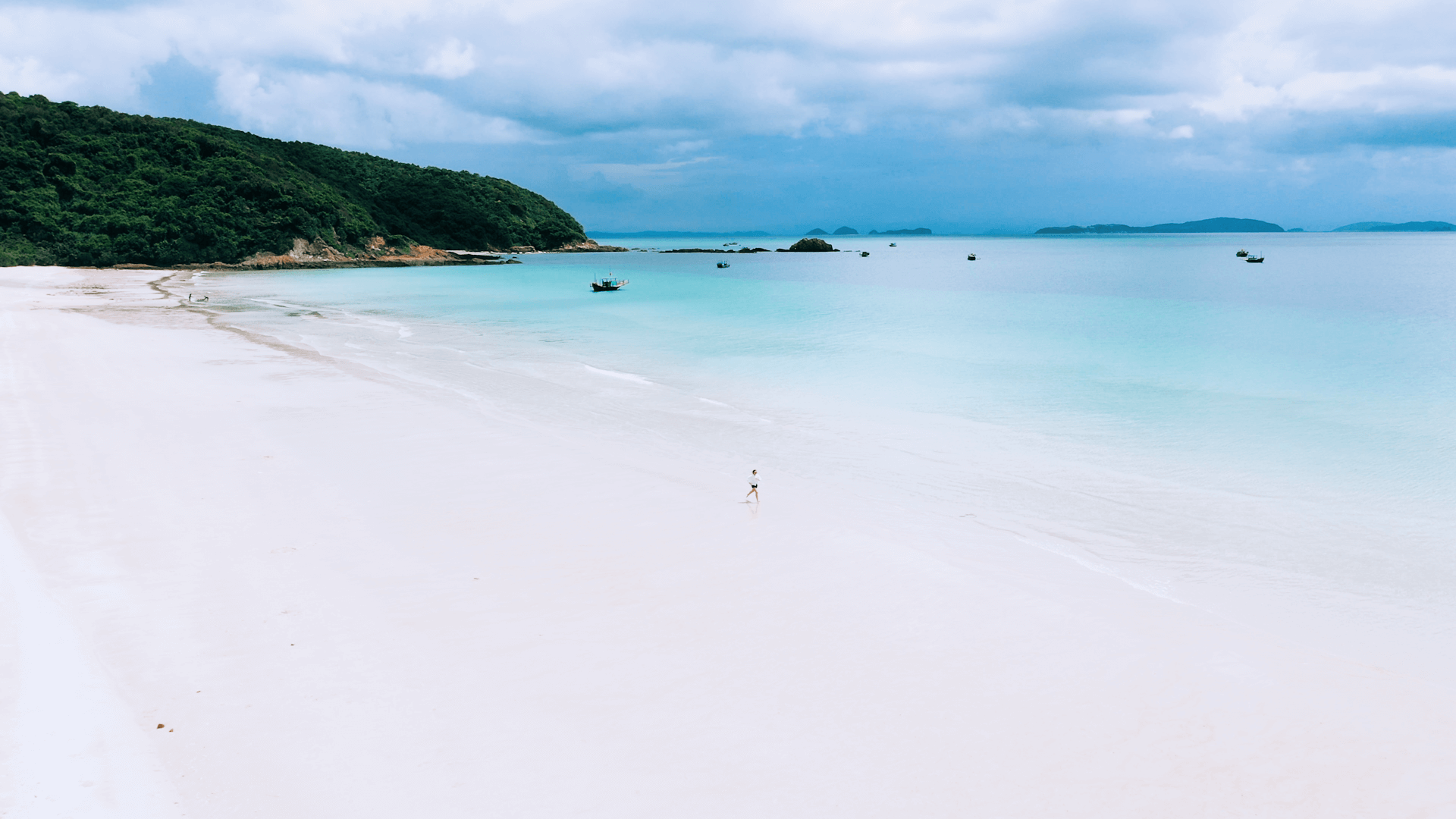 Bãi biển Đông đảo Cô Tô