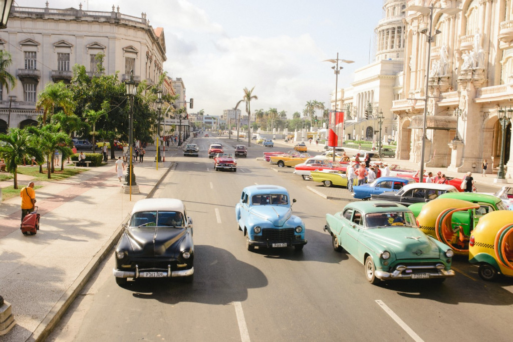 Hàng ngàn chiếc xe cổ ở Cuba. Ảnh: History Of Yesterday 