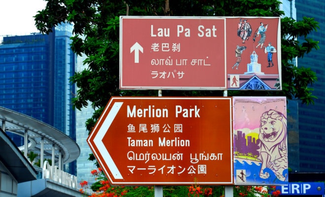 Những ngôn ngữ chính thức của Singapore. Ảnh: Little India