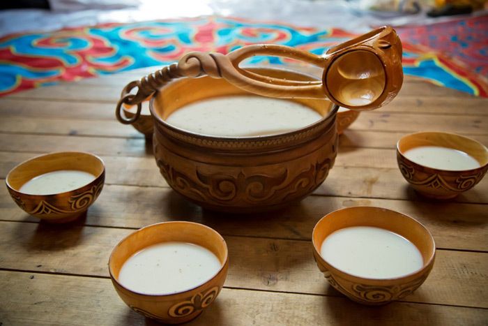 Món sữa đặc biệt ở Mông Cổ. Ảnh: Give Me Weird Drinks