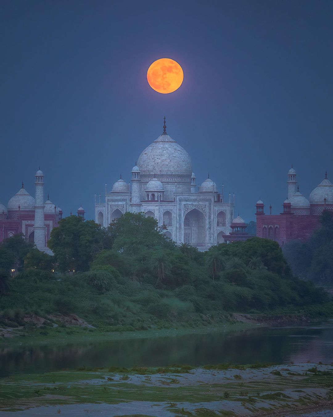 Siêu Trăng tại Taj Mahal. Ảnh: @sandeepmathurphotos