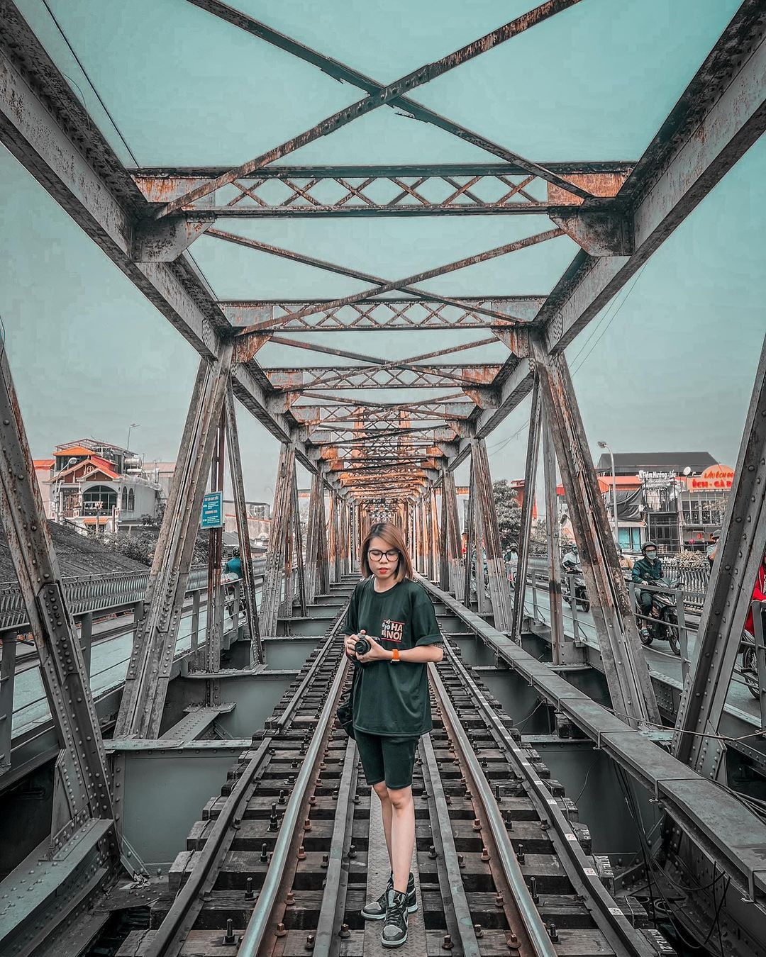 cầu long biênn