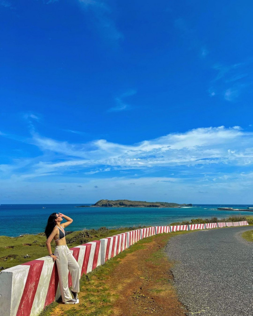 Trời trong xanh biển hiền hòa ở đảo Phú Quý. Ảnh: tin.bb