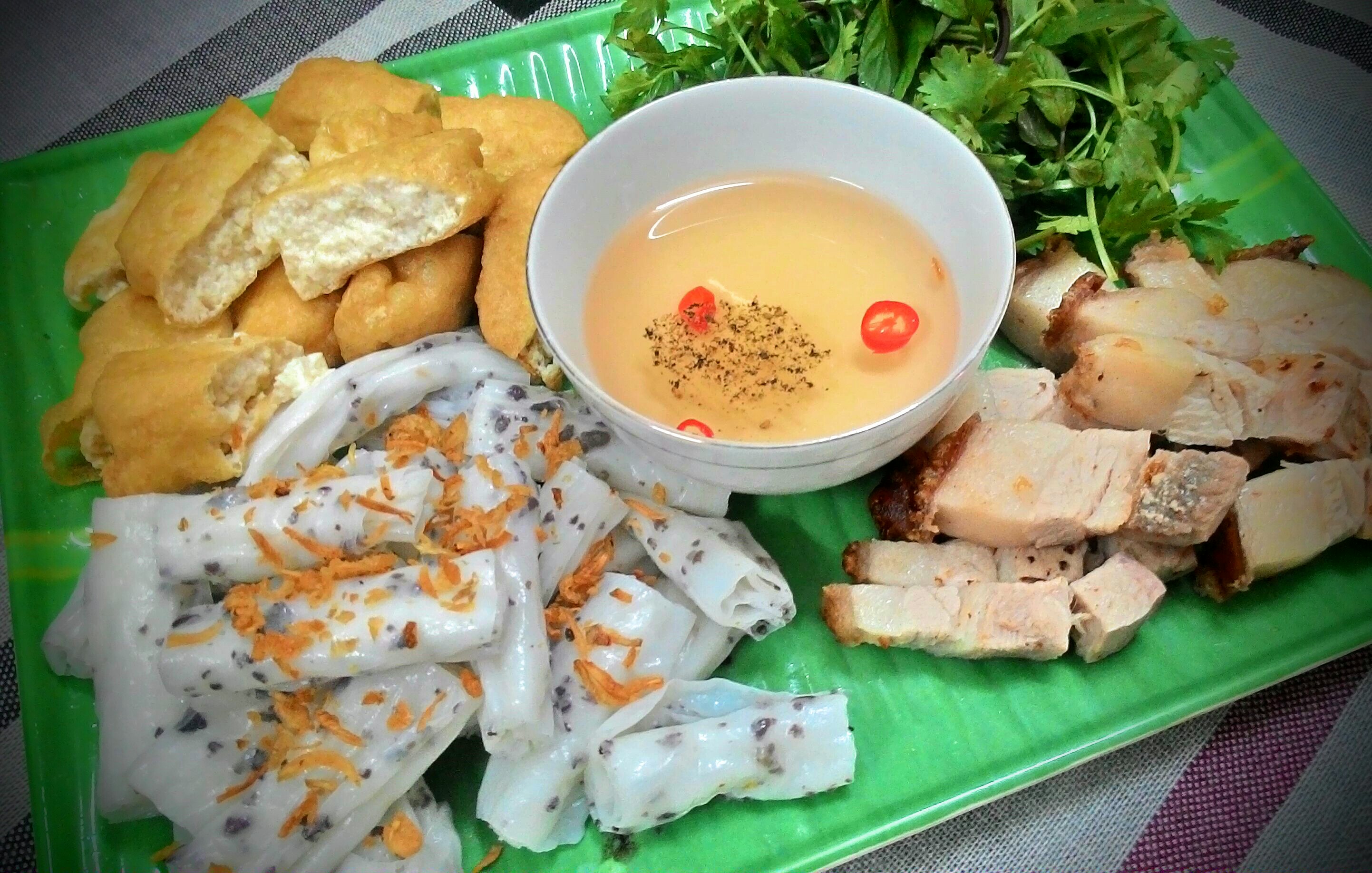 Bánh cuốn Thanh Trì - Món đặc sản tinh tế của ẩm thực Hà Thành - iVIVU.com