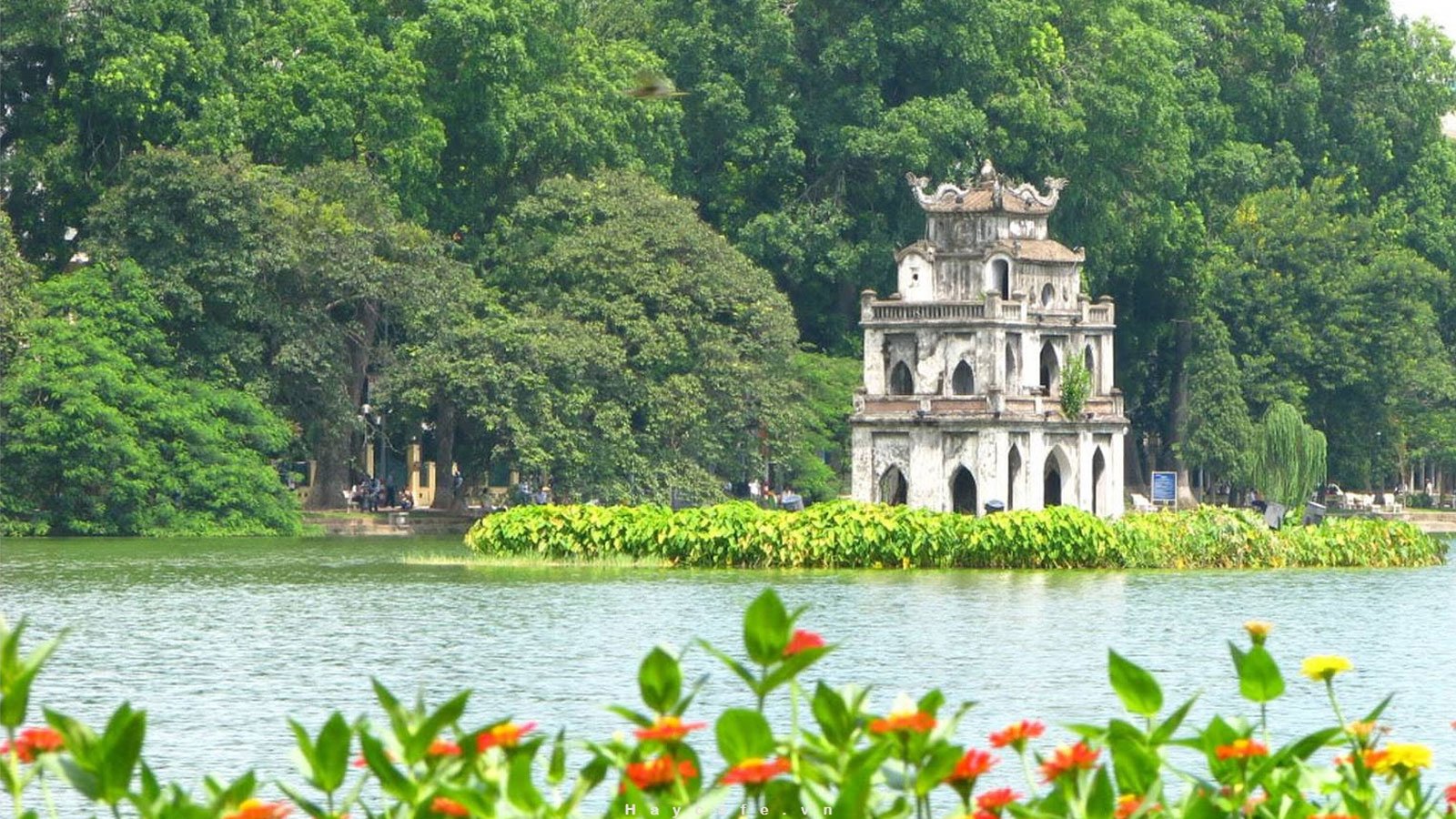 Khám phá hồ Gươm - "Linh hồn" của người dân thủ đô Hà Nội - iVIVU.com