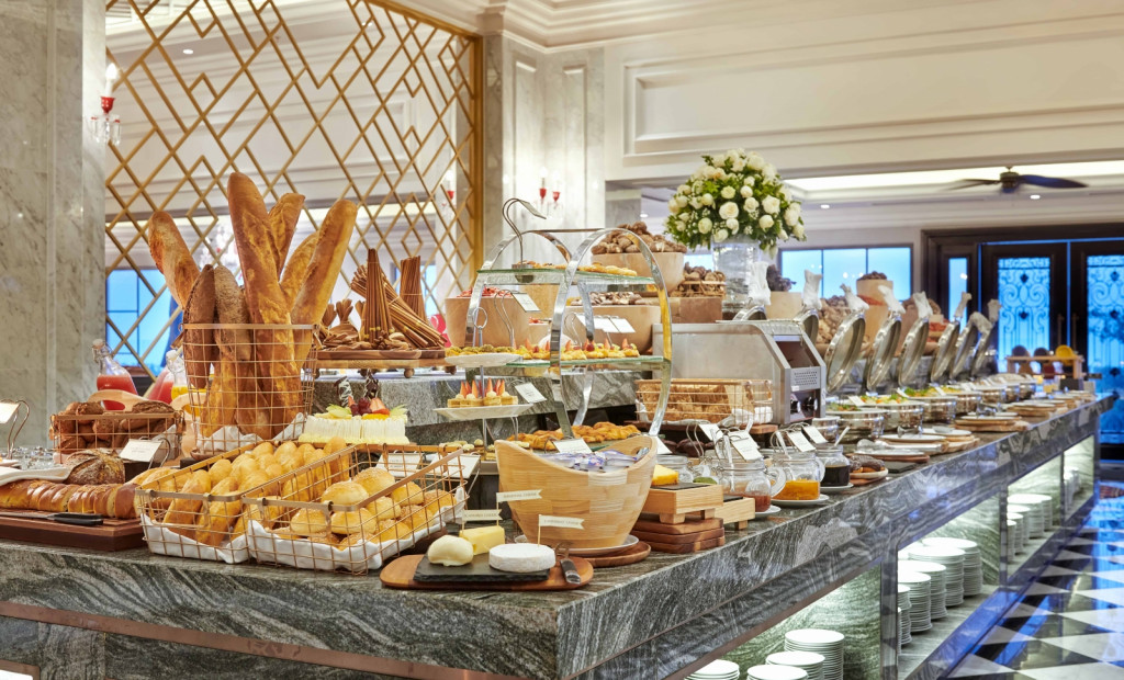 Quầy đồ ăn tự chọn tại nhà hàng SAMU