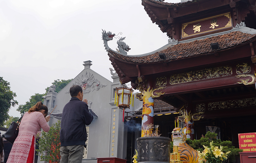 Ngôi đền thu hút khách du lịch từ khắp nơi trên thế giới. Ảnh: Báo Quảng Ninh.
