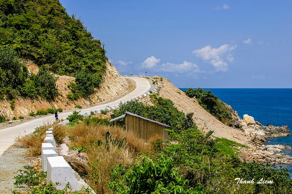 Những cung đường trên đảo giúp bạn khám phá trọn vẹn đảo ngọc hoang sơ Nam Du. Ảnh: Thanh Liem/Zingnews.