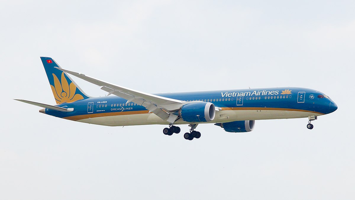 Vietnam_Airlines_Boeing_787-9_VN-A869_SGN_10022017