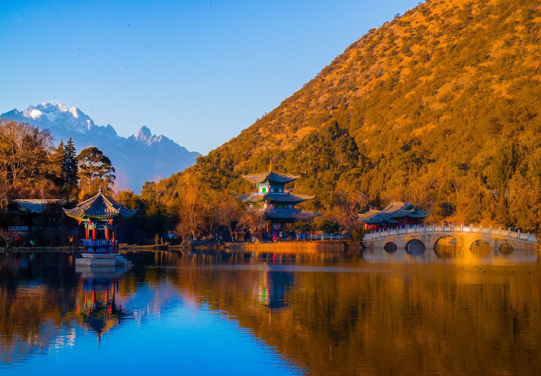 cong-vien-hac-long-dam-higotravel