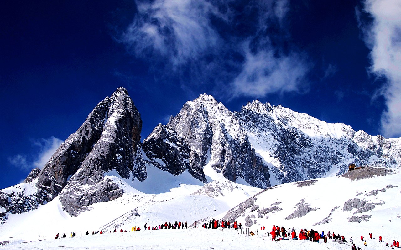 Du lịch Trung Quốc ngắm những ngọn núi tuyết hùng vĩ bậc nhất thế ...