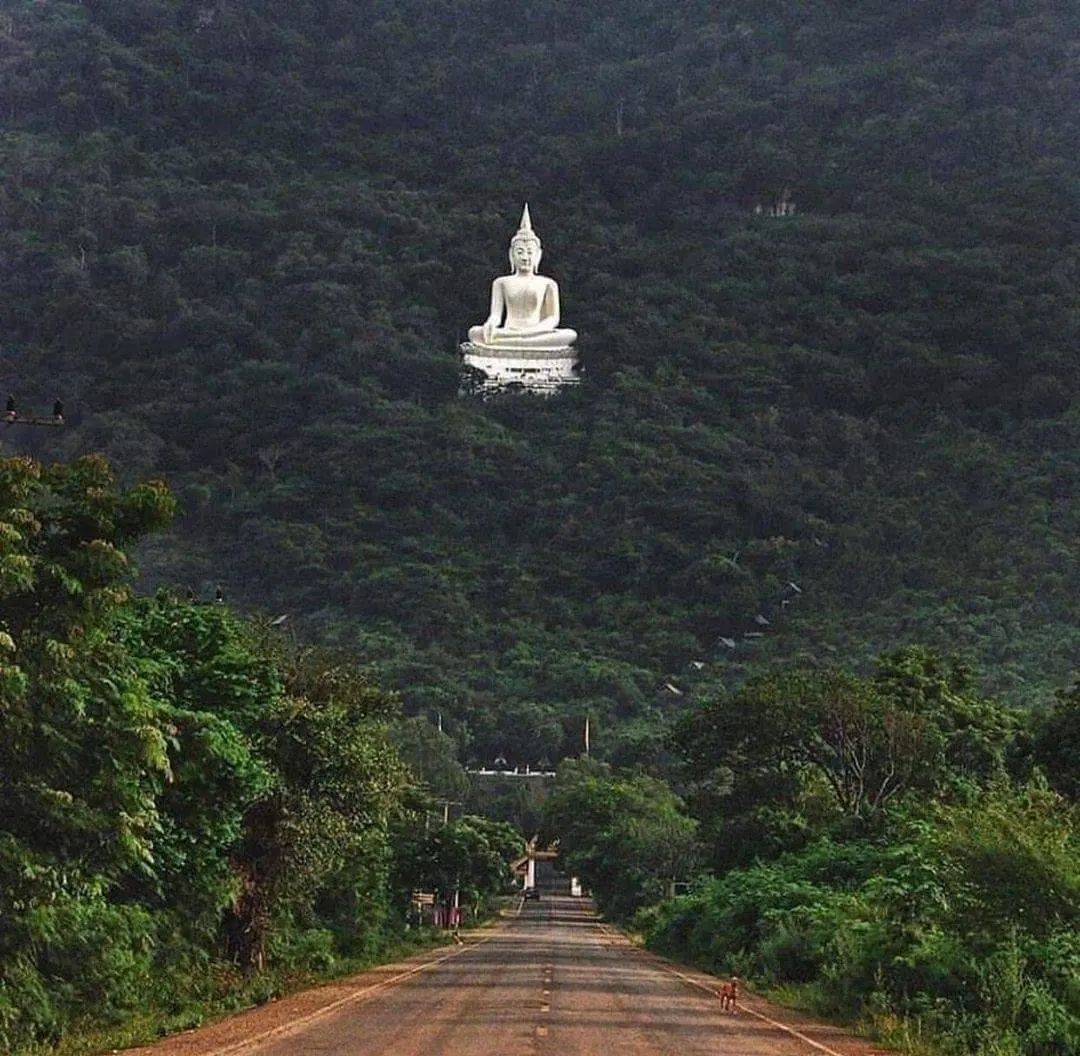 Дорог будды. Храм Арун Тайланд. Таиланд Будда. Статуя Будды в Лаосе. Парк 200 Будд, Лаос.