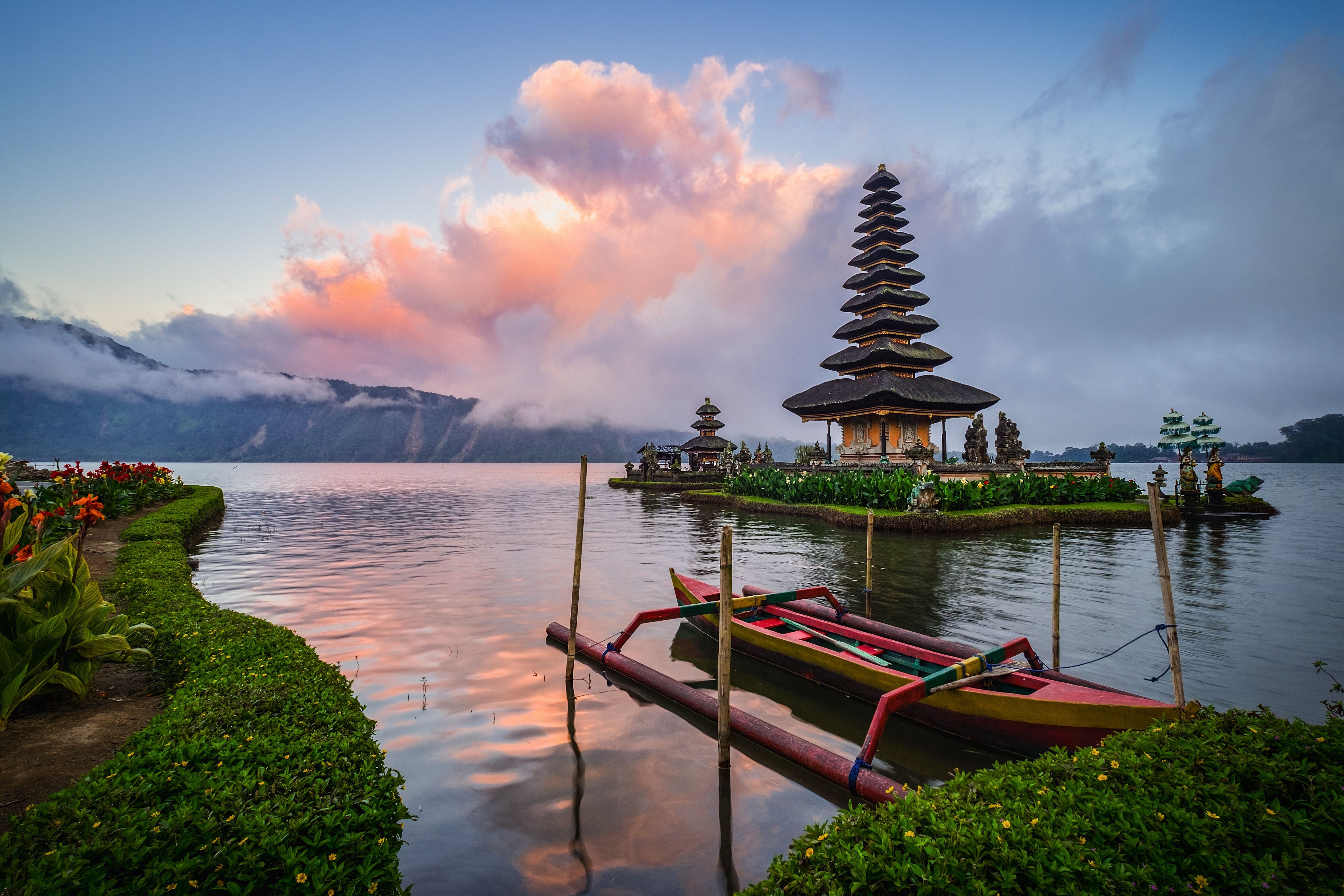 Индонезия. Республика Индонезия. Бали остров столица. Бали архипелаг.