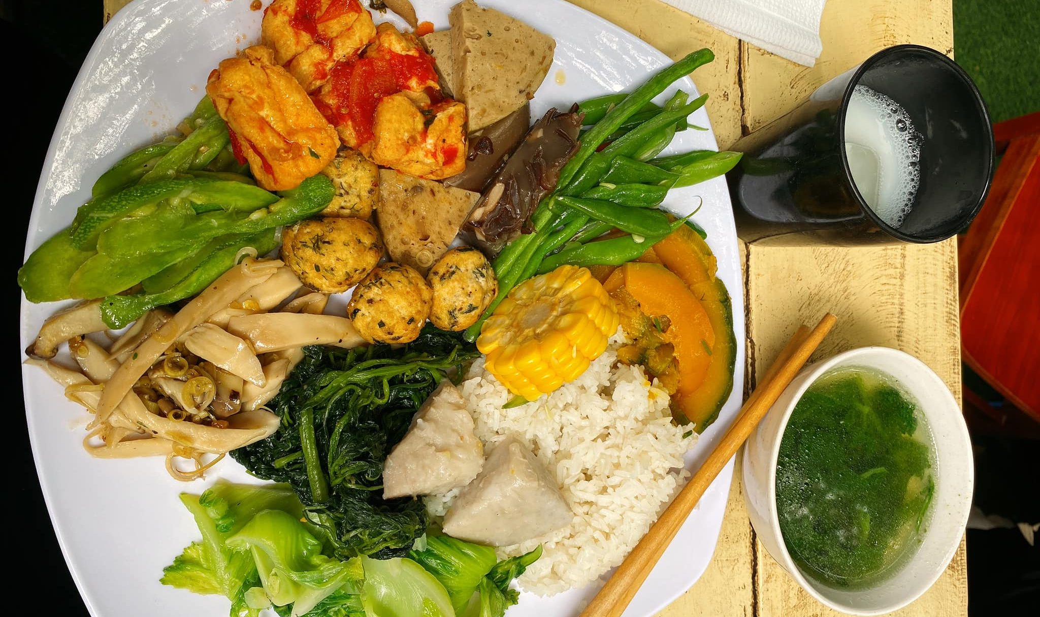 Quán-chay-Thiên-Ý-ivivu