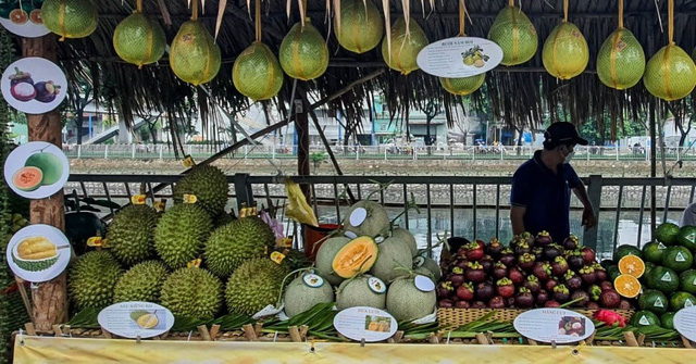 Gian hàng trái cây tại lễ hội bến Bình Đông năm 2022. Ảnh: vtv.vn.