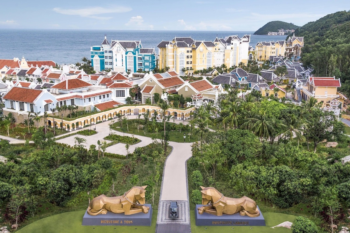 JW-Marriott-Phu-Quoc-Emerald-Bay-Resort- Spa-ivivu