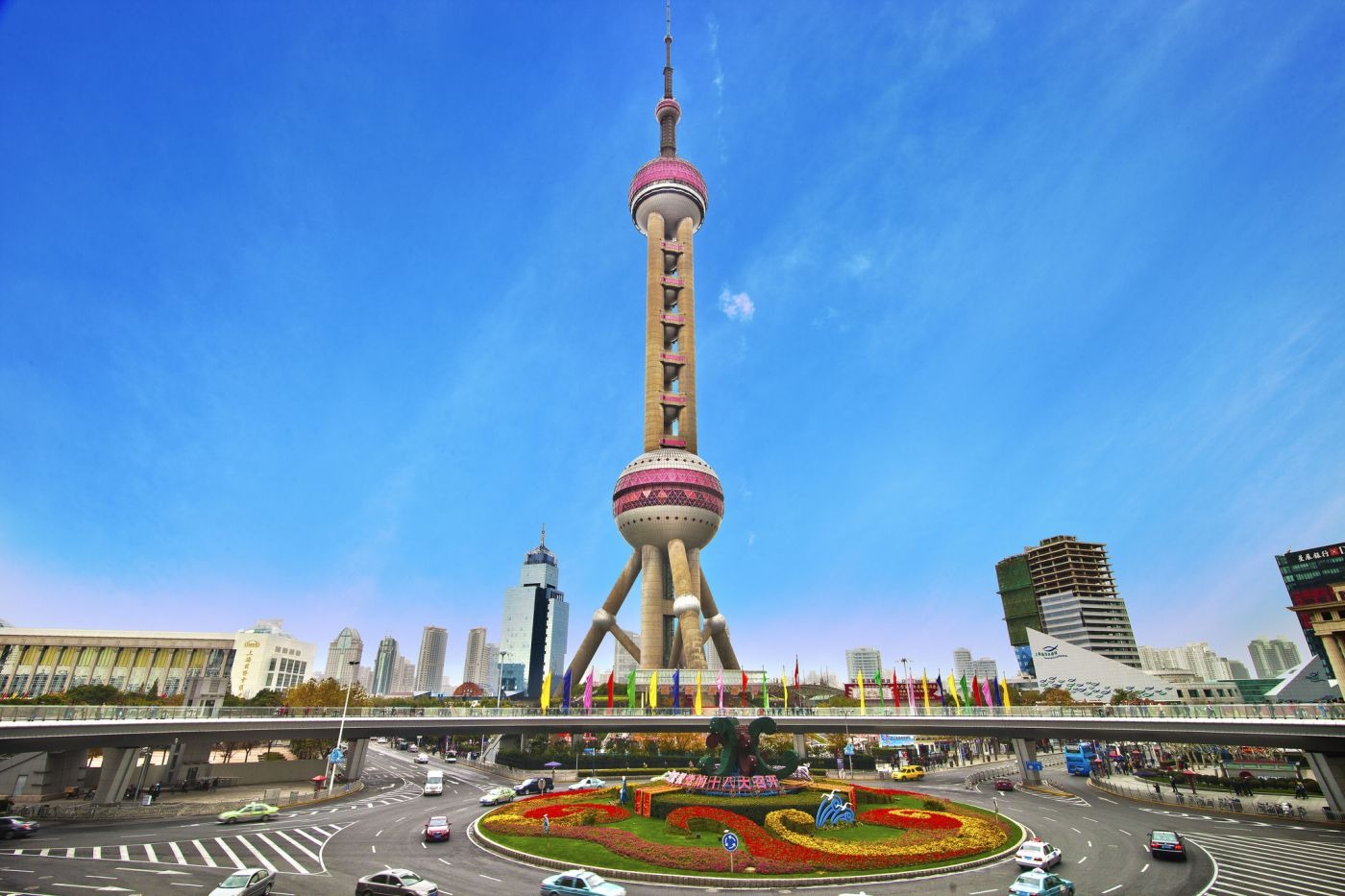 Oriental_Pearl_Tower_in_Shanghai_ivivu_2