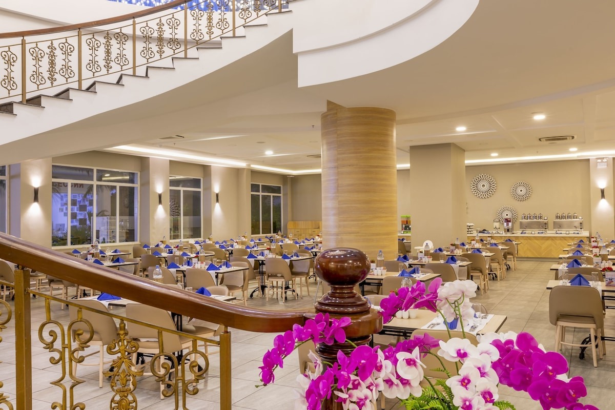 Swandor-Cam-Ranh-Hotels-Resorts-ivivu-9