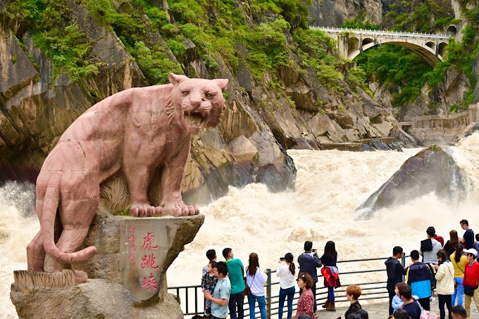 Tiger-Leaping-Gorge-China-ivivu-2
