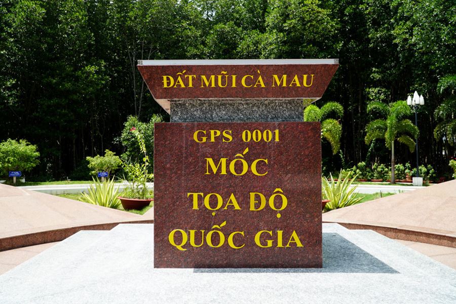 công-viên-văn-hóa-Cà-Mau-ivivu