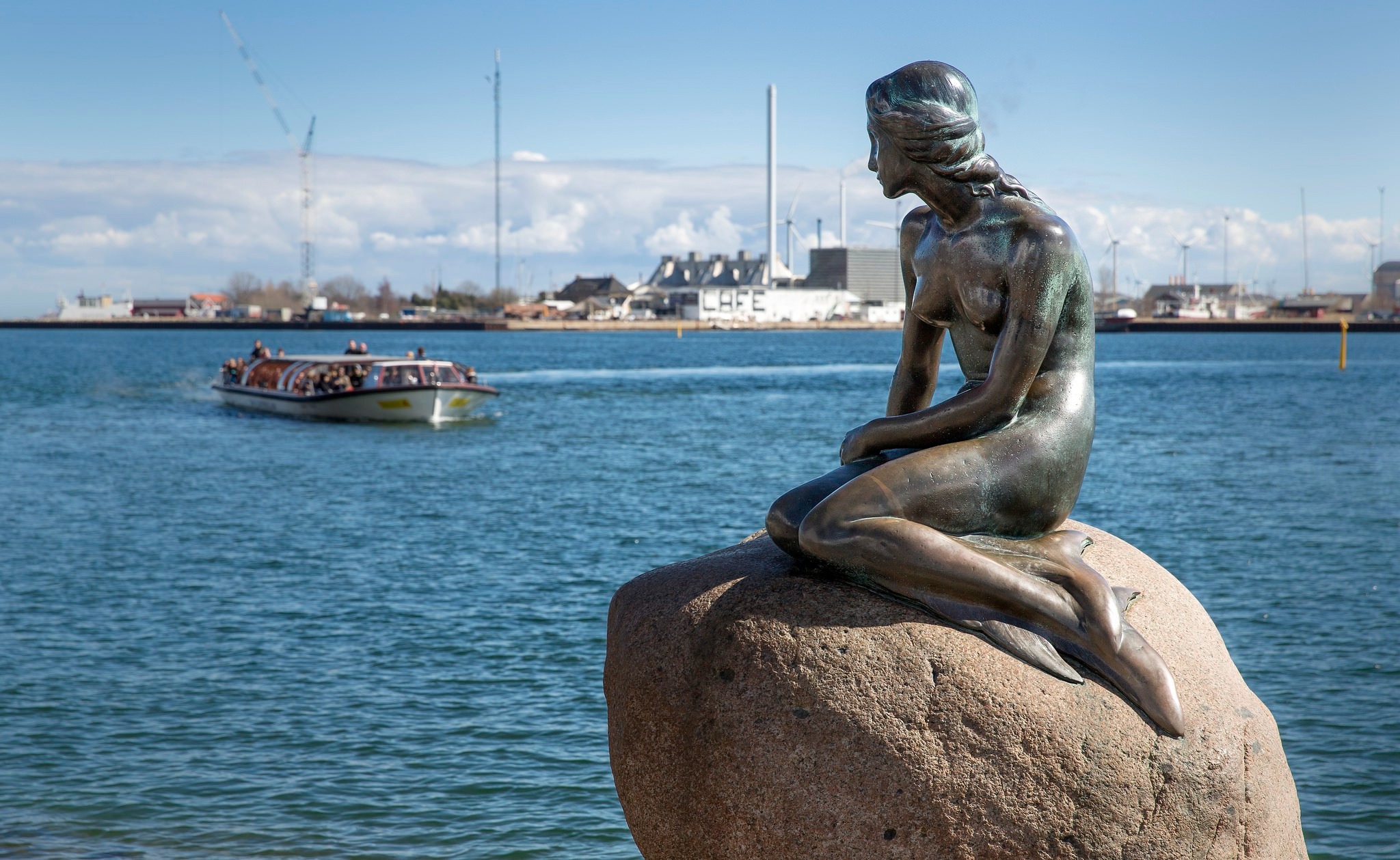 little-mermaid-statue-ivivu