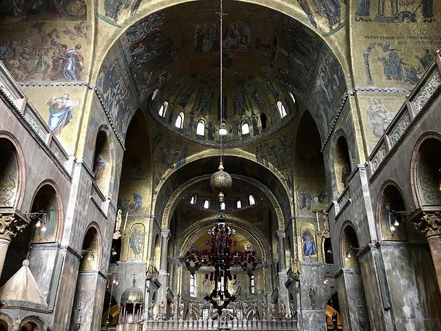 Basilica-di-San-Marco-ivivu-5