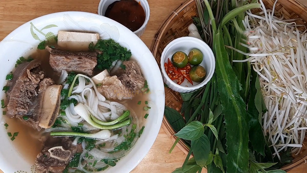 phở-bò-ivivu