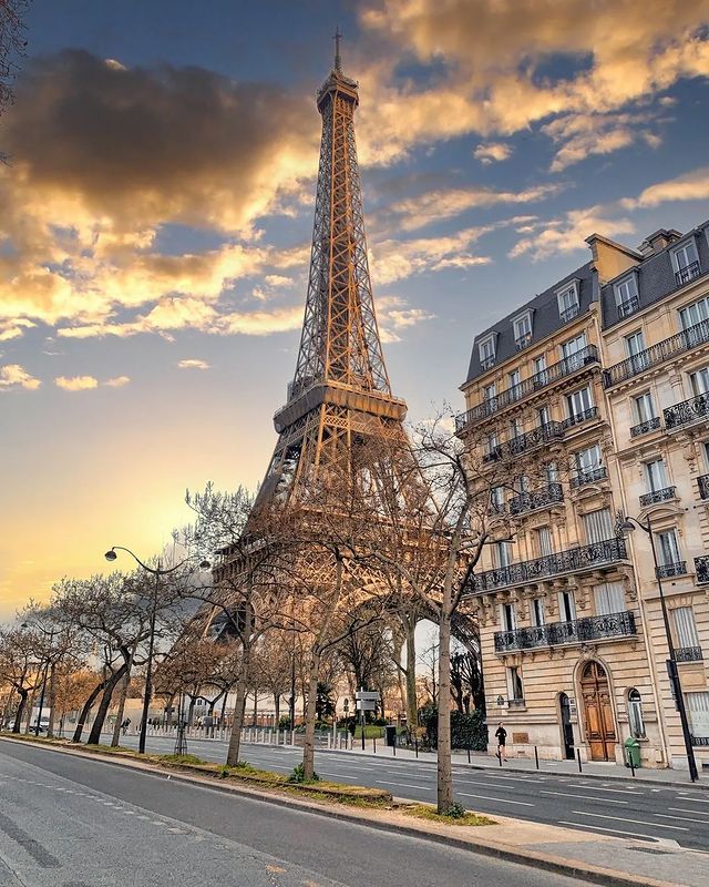 ảnh Hình ảnh Tháp Eiffel Nổi Tiếng ở Paris Với Phong Cảnh Tuyệt đẹp Tải  Xuống Miễn Phí, ảnh tòa nhà, châu Âu, ngoại thất đẹp Trên Lovepik