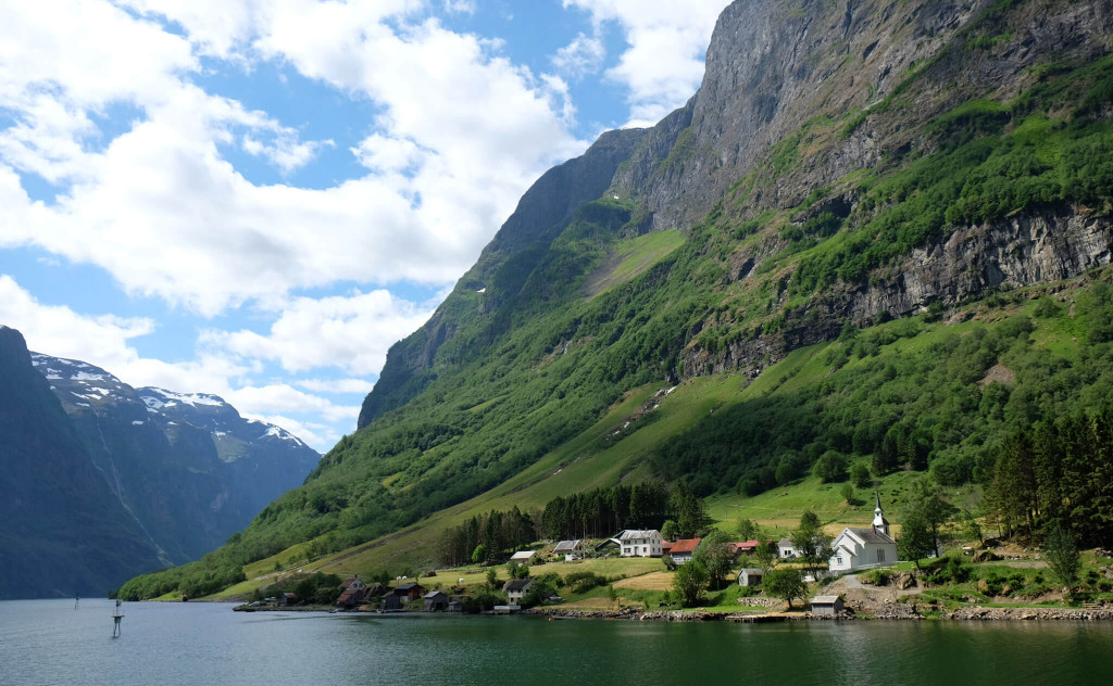 Ngôi làng ở vịnh Nærøyfjord