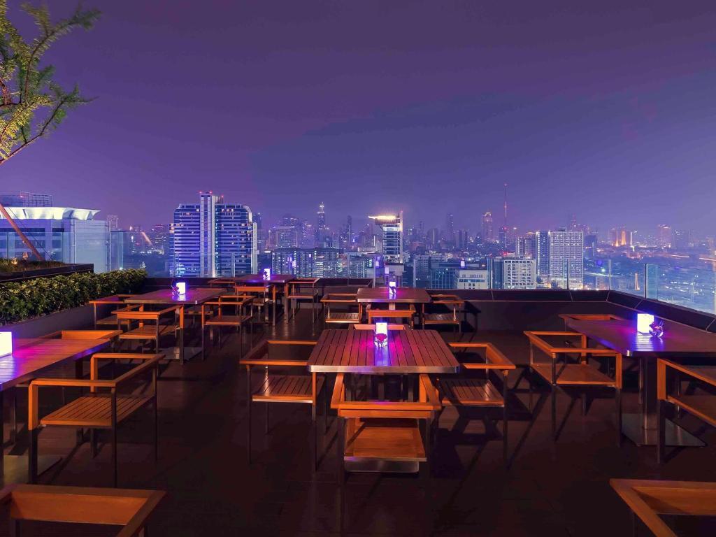 Skybar tại tầng thượng 